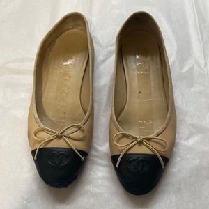 Chanel Lambskin Cap Toe Ballerina Flats 37 1/2 Beige Black